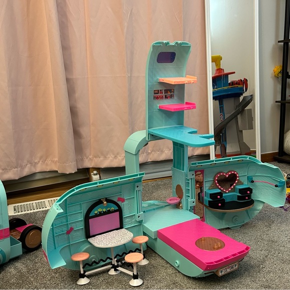 Lol surprise camper - Picture 10 of 14